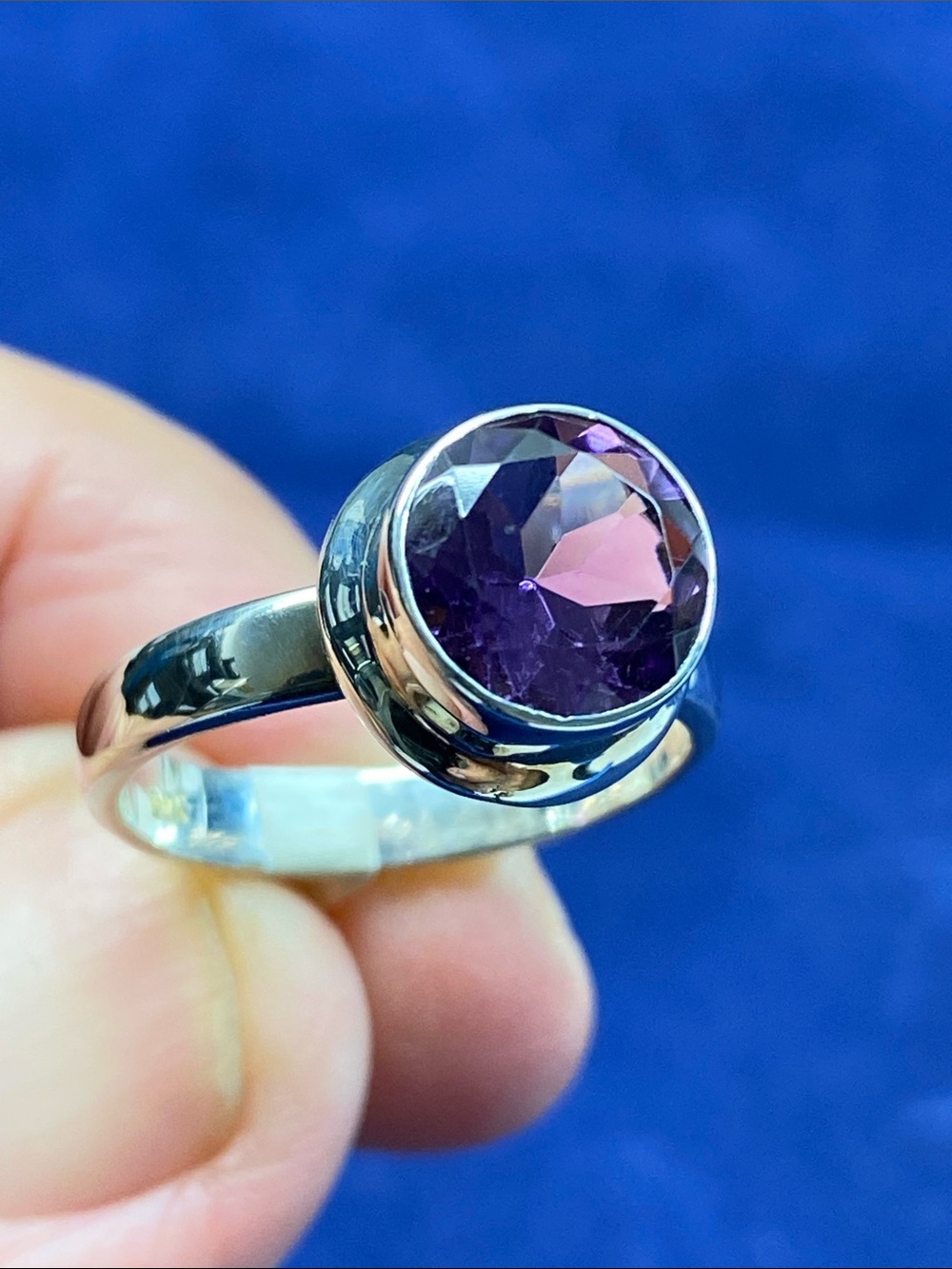 Sterling Silver Amethyst Solitaire Ring -    Size 7